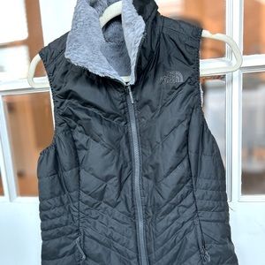 The Northface reversible vest women’s M